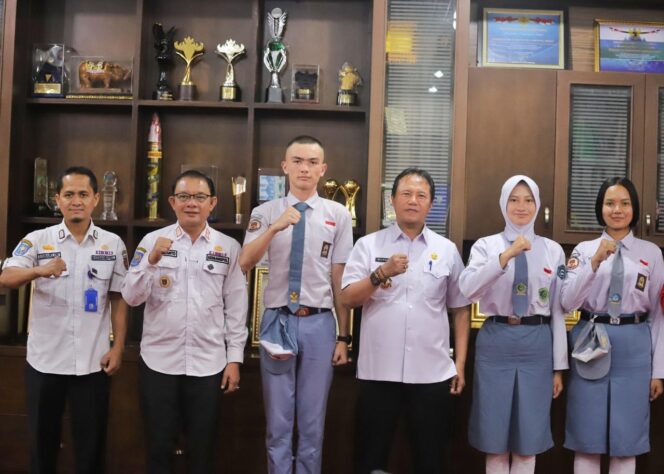 
					PJ. Bupati Lampung Barat, Lepas 3 Orang Peserta Paskibraka Ke Tingkat Provinsi