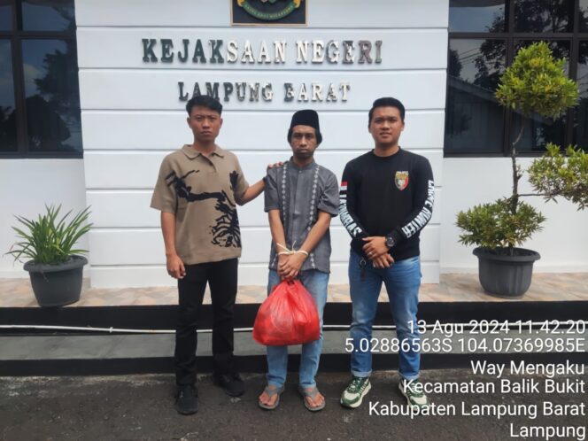 
					Polsek Sekincau Serahkan Kasus Pencurian ke Kejaksaan Negeri Lampung Barat