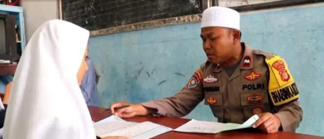 
					Kapolres Lampung Barat Apresiasi Dedikasi Aipda Poniman Dalam Mengajar Ngaji