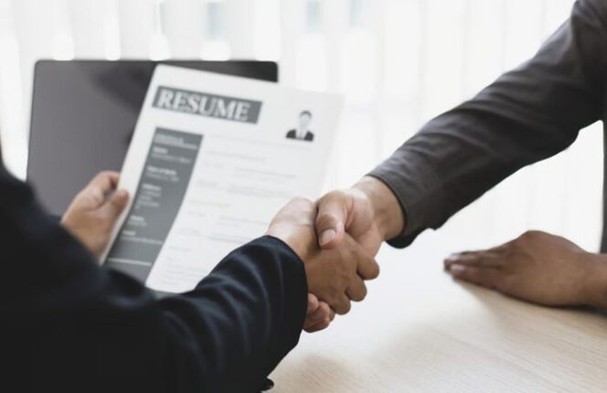 
					Panduan Lengkap Mengenai Kontrak Kerja di Indonesia