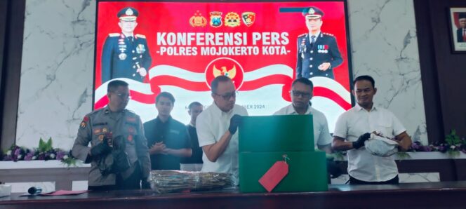 
					Kena Iming-Iming Uang 60 Miliar, Bacalon Kades di Dawarblandong Tertipu 325 Juta