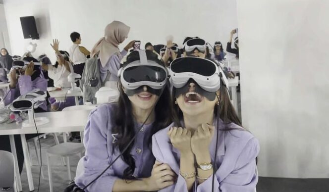 
					Serasa di Barisan Terdepan! Primeskills dan AMG Bawa Kamu Nonton BTS Pakai VR di BSTARVERSE