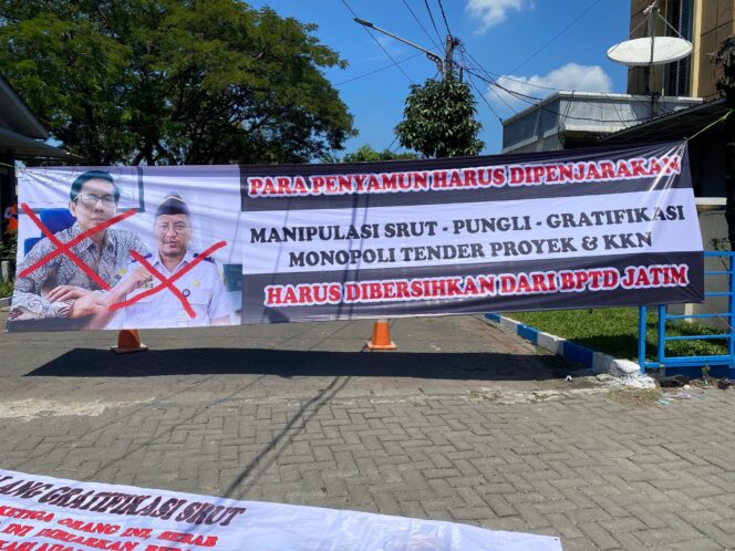 
					Dugaan Gratifikasi SRUT di BPTD Jatim dengan Dishub Trenggalek : KCB Desak Muiz Thohir Cs Diperiksa KPK