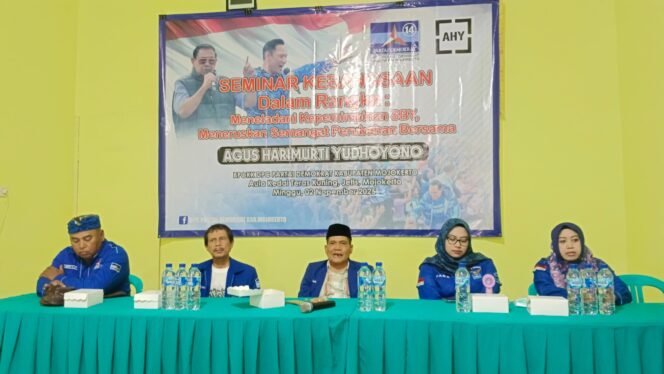 
					Insert Photo: 142 Peserta Hadiri Acara di Kedai Teras Sawo Jetis — Bahas Warisan SBY, Lahirnya UU Desa, dan Arah Menuju Indonesia Emas 2045