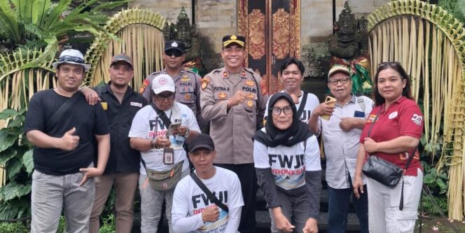 
					FWJI “Go To Bali” Kunjungi Puri Ubud, Kapolsek Berikan Apresiasi