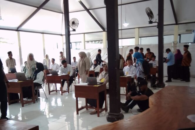 
					Peserta Seleksi Perades Tulungrejo Tulungagung Ajukan Sanggah : Nilai Peserta SLTA 50, Lulusan S2 Hanya 35